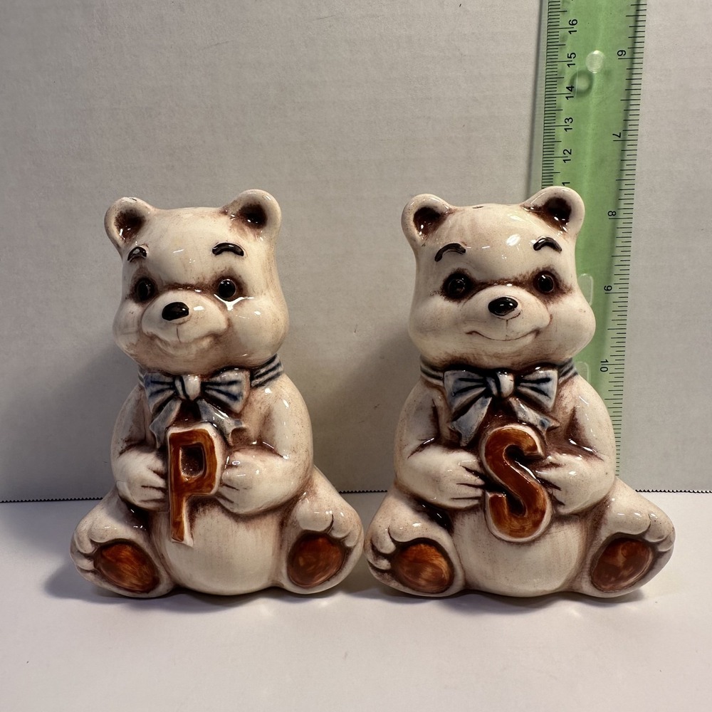 Vintage Treasure Craft Teddy Bear Salt Pepper Shakers P S Ceramic Set 5in tall
